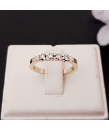 Ring ~ Gouden 14 karaats Ring met 4 Diamanten