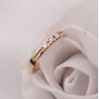 Ring ~ Gouden 14 karaats Rijring met 3 Diamanten met design