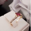 Ring ~ RUBIA Gouden 18 karaats ring met robijn & Diamant.