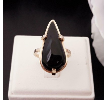 Ring ~ Gouden 14 karaats Ring met Onyx
